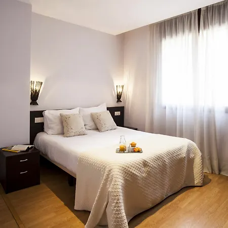 Short Group Camp Nou Serviced * Barcelona