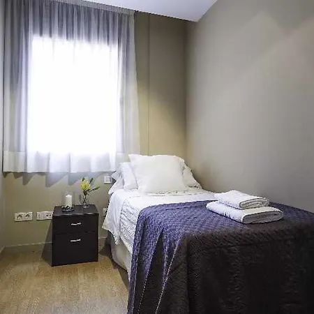 Short Group Camp Nou Serviced Барселона